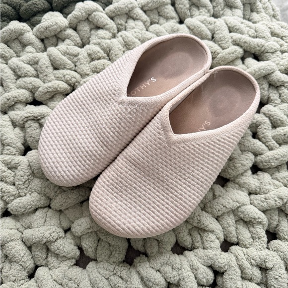 Rothy's Cream Textured Clogs - Picture 2 of 7